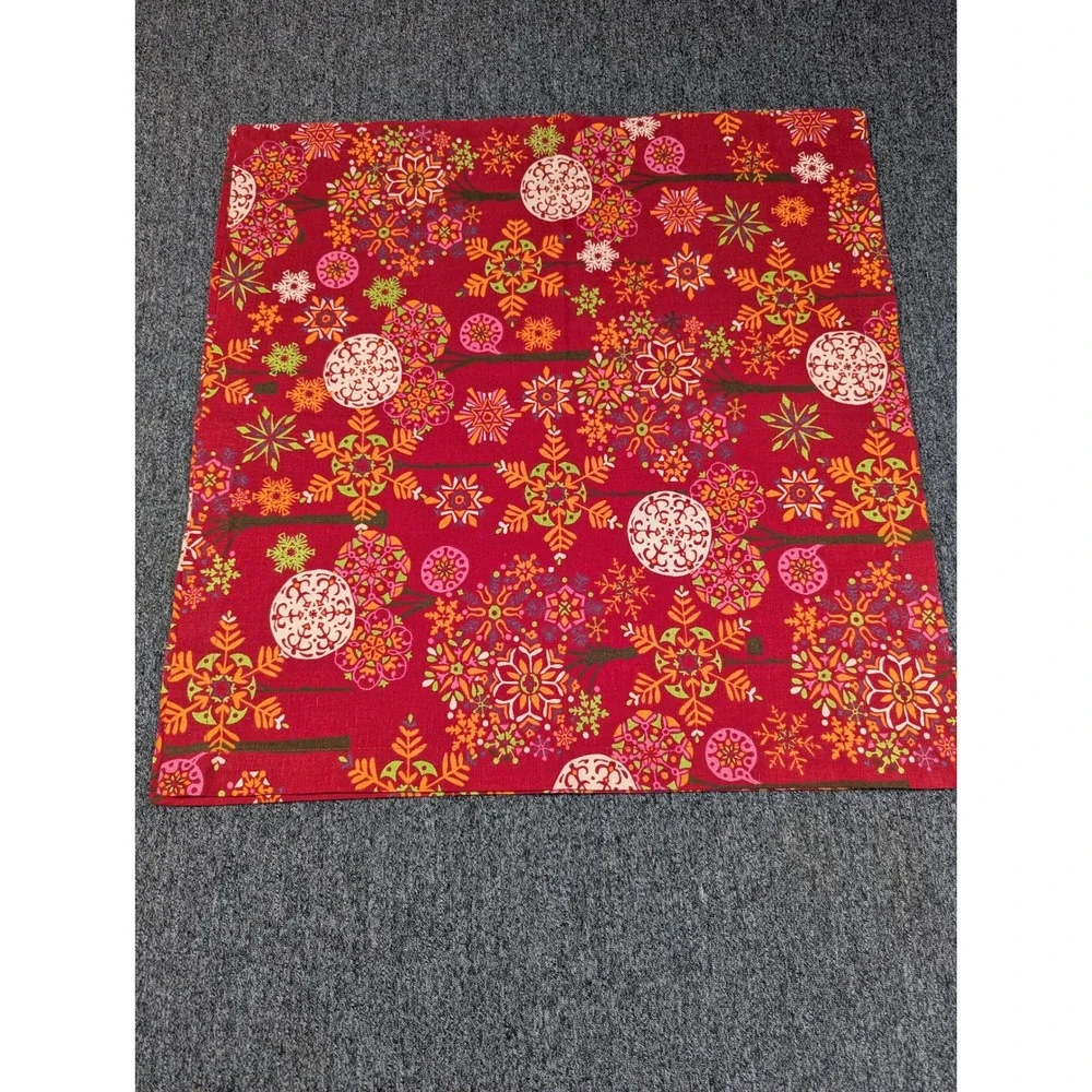 Pottery Barn Red Holiday Snowflake Ornament Cloth Napkins Set of 8 Cotton Linen